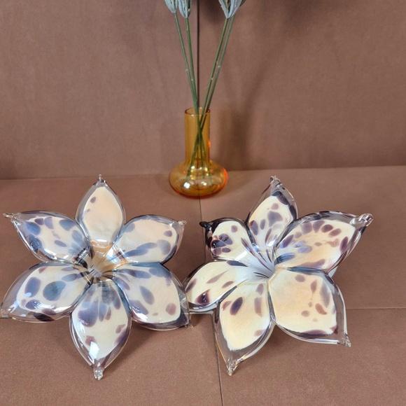 Murano Glass Flowers - Picture 1 of 3